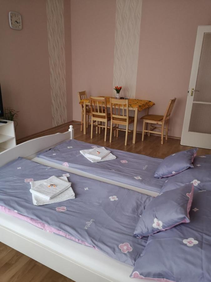 Natasa Apartman Oroshaza Exterior photo